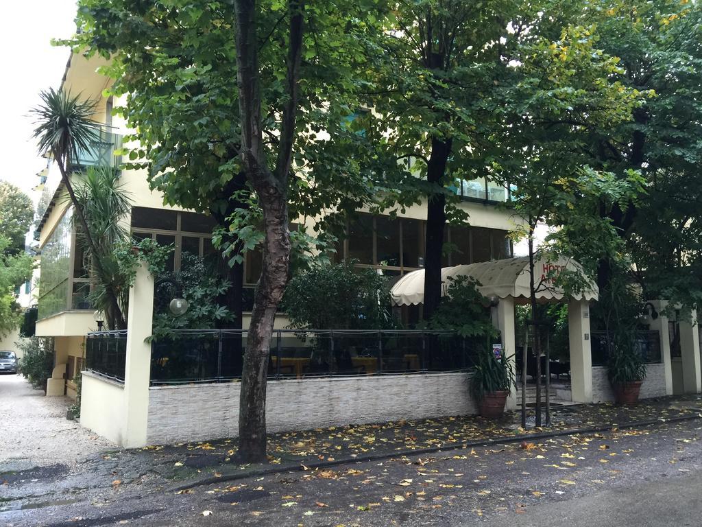 Hotel Athena Pésaro Exterior foto